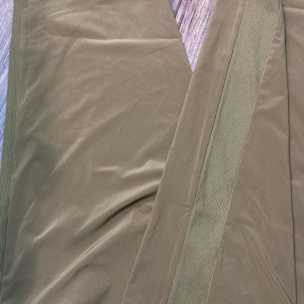 Athleta Olive Green Pants - Picture 5 of 5
